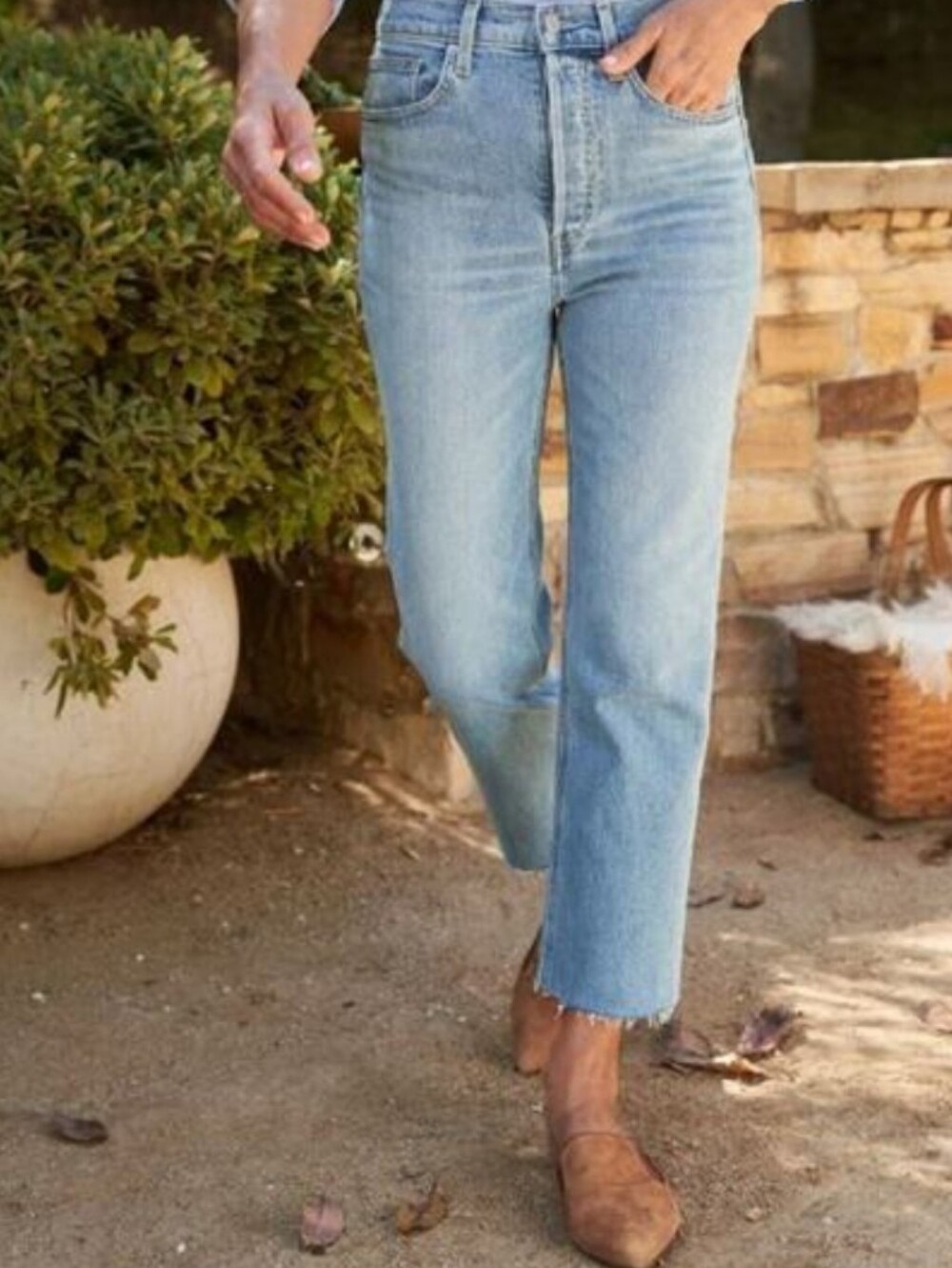 Frank & Eileen | Monaghan Button Fly High Rise Raw Hem Mom Jeans 29/30 90s Wash